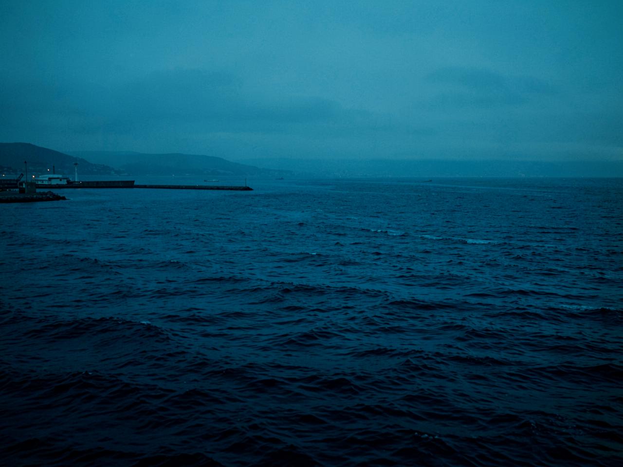 夜色下嘅海面